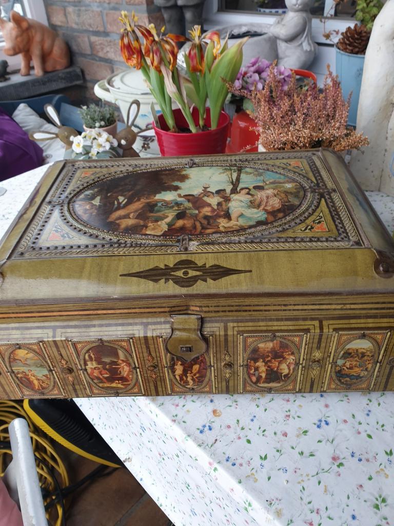 Grote blikken doos ! 40cm op 29 cm en 15 cm hoog, Ophalen of Verzenden