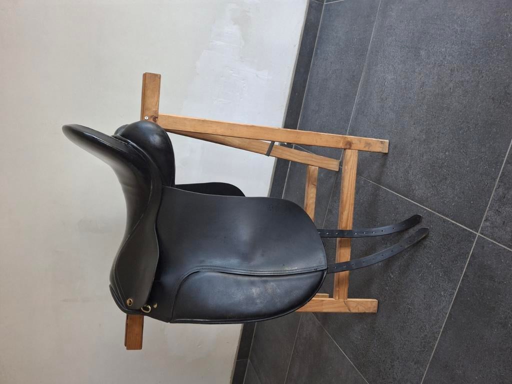 Dressuur zadel, Ophalen of Verzenden, Zo goed als nieuw