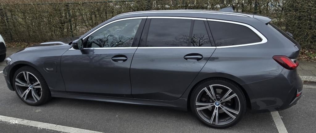 BMW 320E hybride rechargeable, Cuir, Argent ou Gris, Achat, Beige