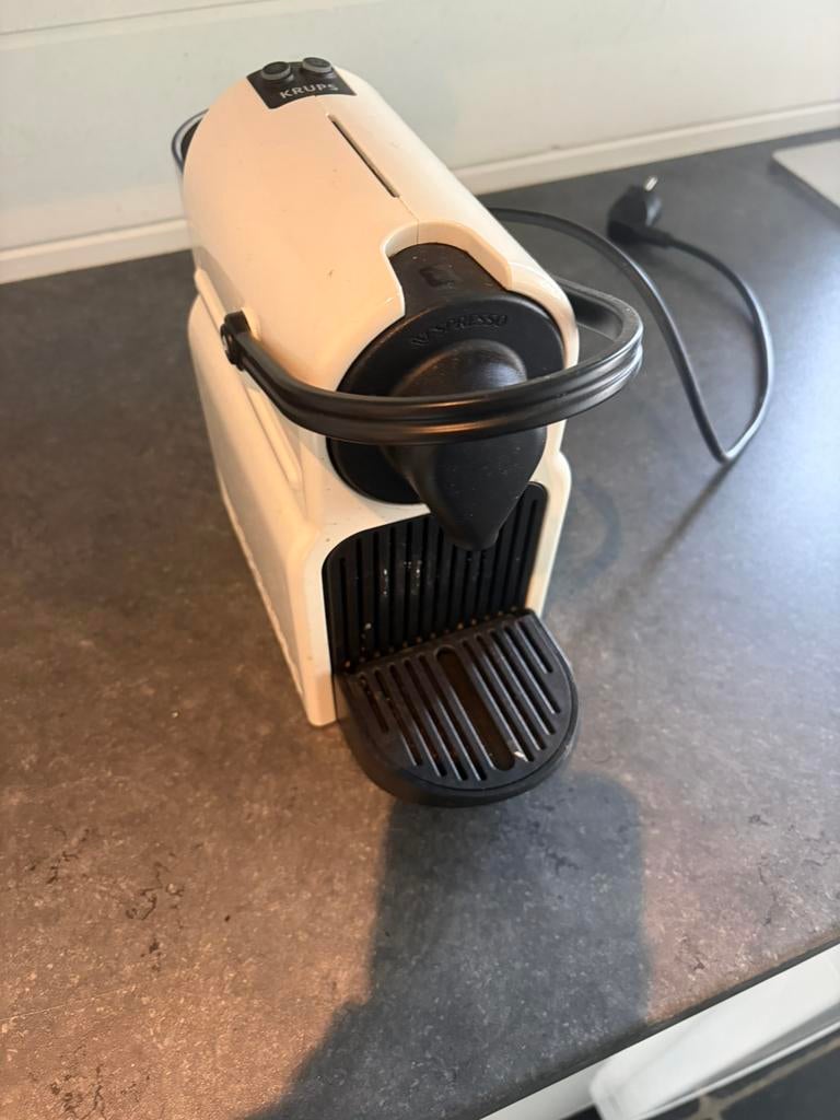 À vendre - pour pièces ou reparateur, Machine à espresso, Réservoir d'eau amovible, Enlèvement, Ne fonctionne pas