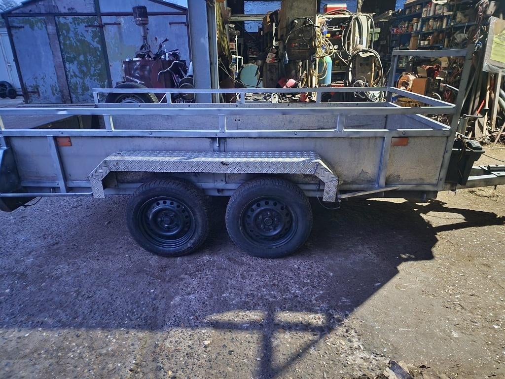 Aanhangwagen, Ophalen, Zo goed als nieuw