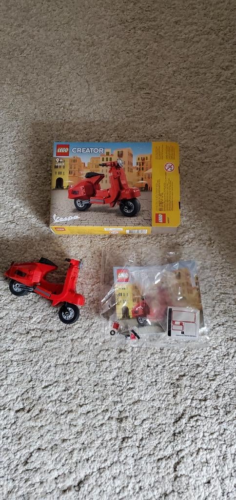 Lego 40517 Creator Vespa

Compleet met boekje , doos en spar, Ophalen, Compleet, Lego, Creator