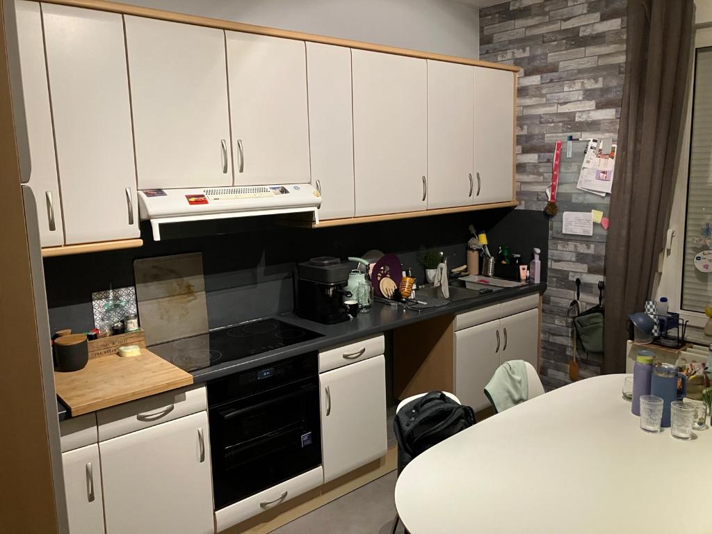 Cuisine complète à céder à Arlon. Gratuit ou meilleure offre, Gris, Composite, Enlèvement, Cuisine à mur double