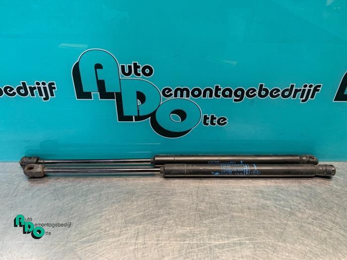 Kit amortisseur gaz hayon d'un Renault Clio (Clio 3 06-), Autos : Pièces & Accessoires, Renault, -, 3 mois de garantie, Utilisé