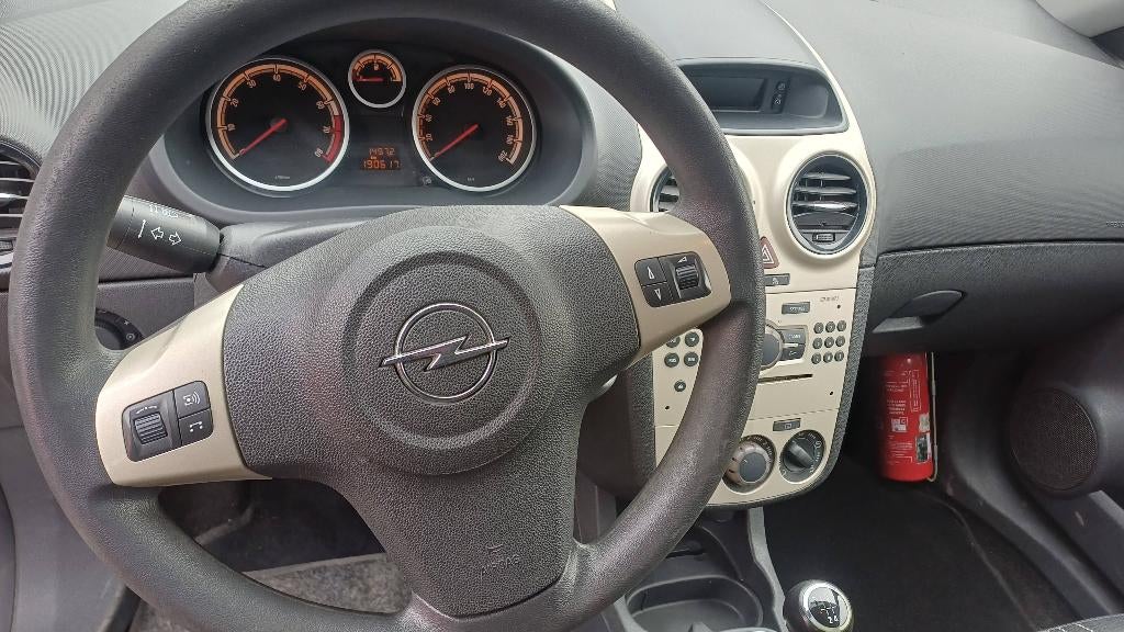 Opel  corsa  prête à immatriculée, Autos, Argent ou Gris, Boîte manuelle, Noir, 146 g/km
