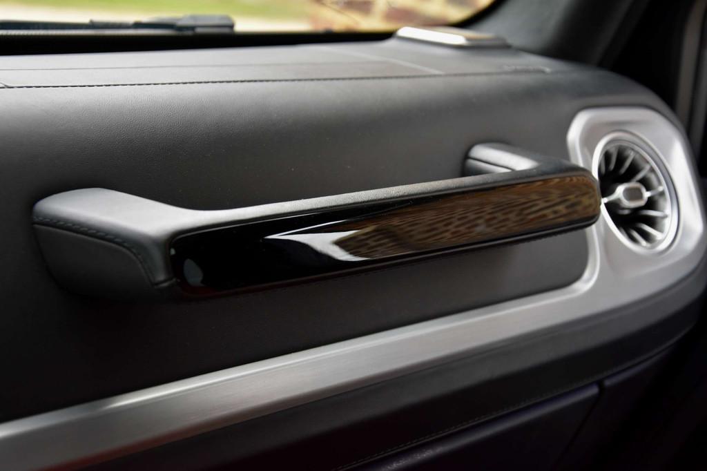 Mercedes-Benz G-Klasse 63 AMG *PANO DAK* MANUFAKTUR* OLIVE G, Auto's, Mercedes-Benz, Automaat, 585 pk, https://public.car-pass.be/vhr/48690133-a8b9-44a5-8f0a-4d7252d76202