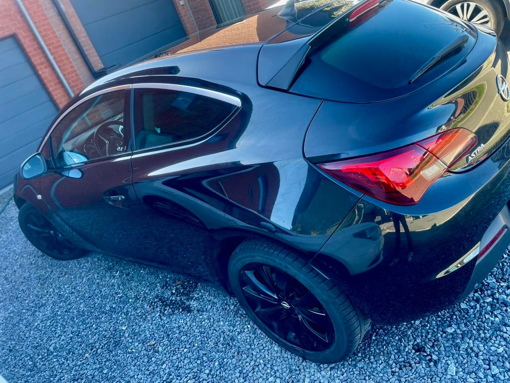 Opel Astra J GTC 1.6 CDTI 110CV ecoflex Start/Stop de  2016, Auto's, Opel, 4 cilinders, Zwart, Particulier, Dealer onderhouden