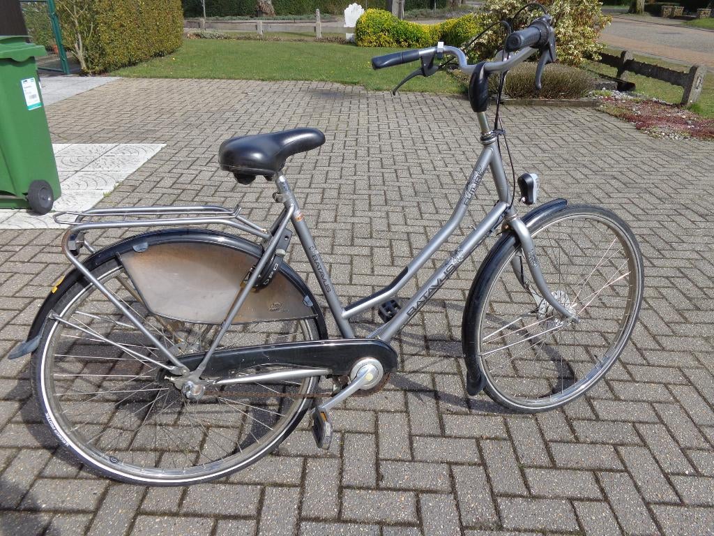 2 damesfietsen. BATAVUS en GAZELLE, Fietsen en Brommers, Ophalen, Versnellingen, Batavus, 53 tot 56 cm