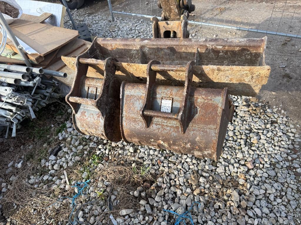 Mini-pelle Wacker Neuson ET24 : 2013 : 2760h, Enlèvement, Grue