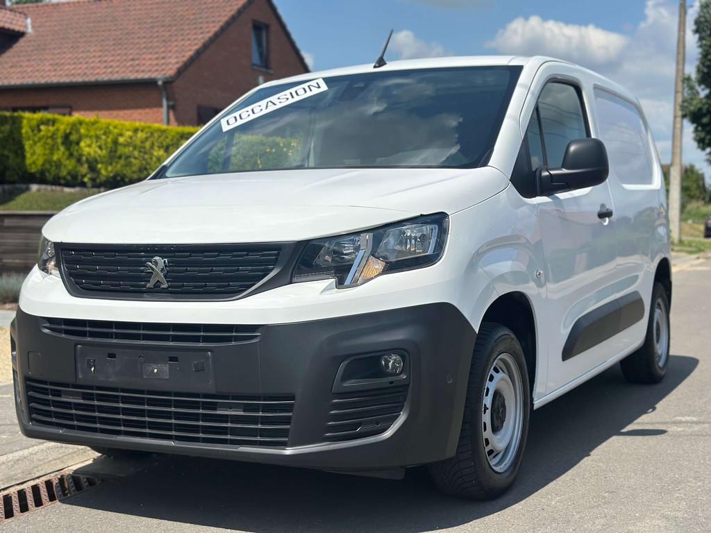 Peugeot Partner 1.5 HDi L1 Light Premium 3 Pl. @ 12400€ ht, Auto's, Peugeot, Voorwielaandrijving, 75 kW, Stof, Gebruikt