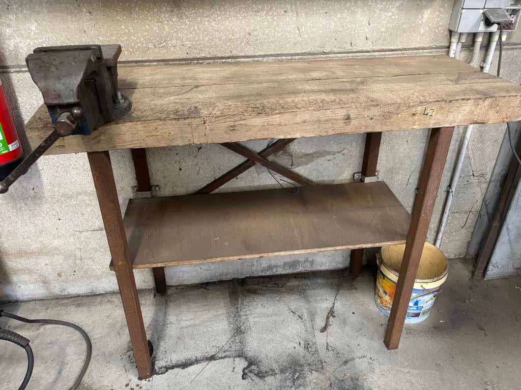 Stevige werkbank met bankschroef, Ophalen, Gebruikt, Bankschroef