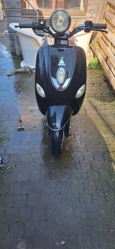 Aklasse brommer– Rijklaar – 7.876 km, Fietsen en Brommers, Ophalen, Gebruikt, Benzine