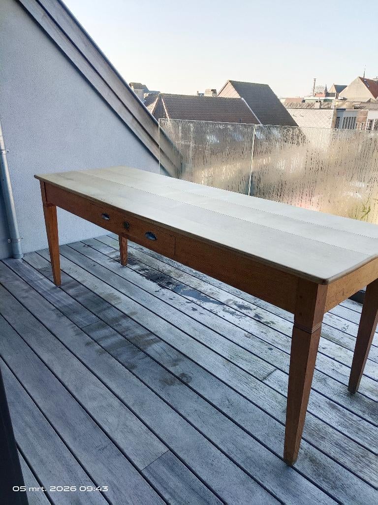 Belle table en chêne, Enlèvement