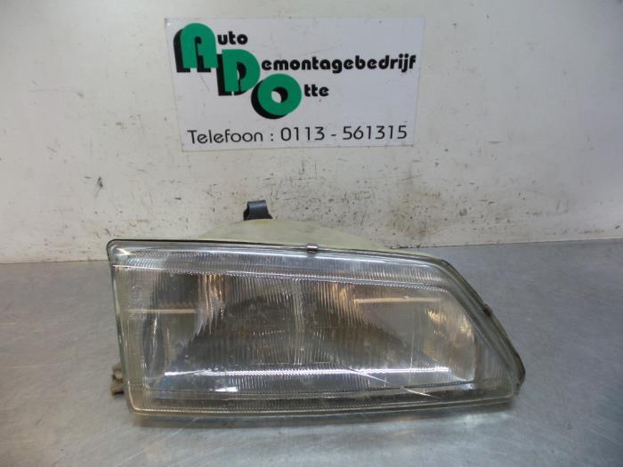 Koplamp rechts van een Peugeot 106 (106 91-), Gebruikt, -, -, Ophalen of Verzenden