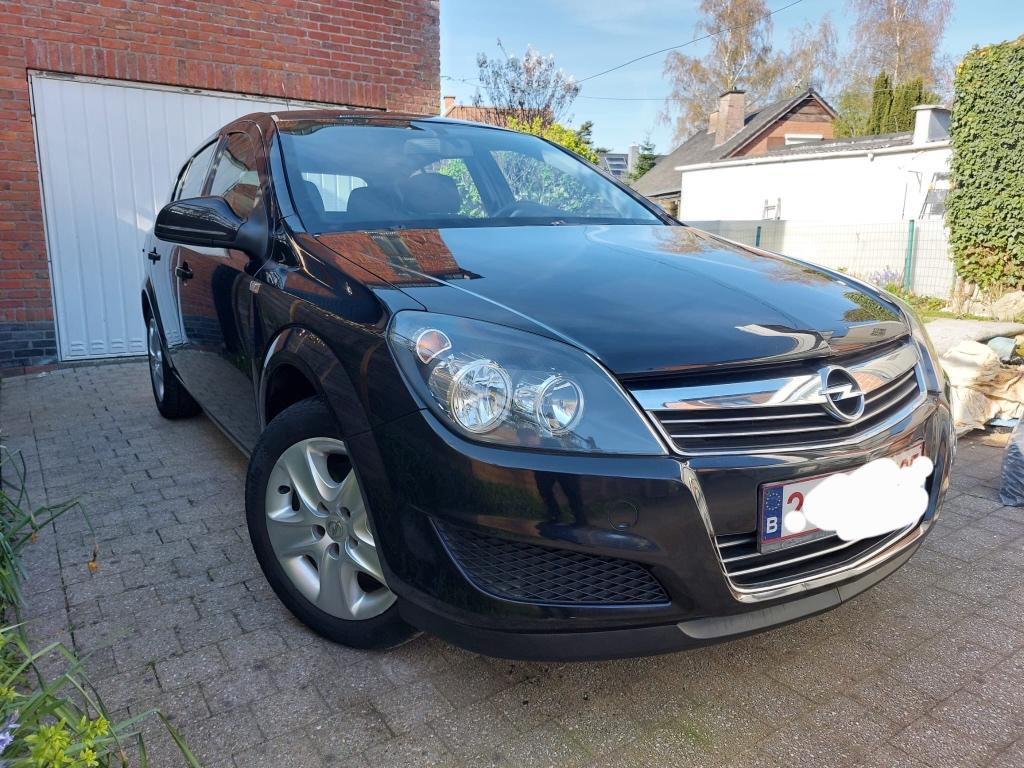 Opel Astra H. 1.6 Euro 5 Benzine 2011, Auto's, Opel, Voorwielaandrijving, Euro 5, Stof, Cruise Control