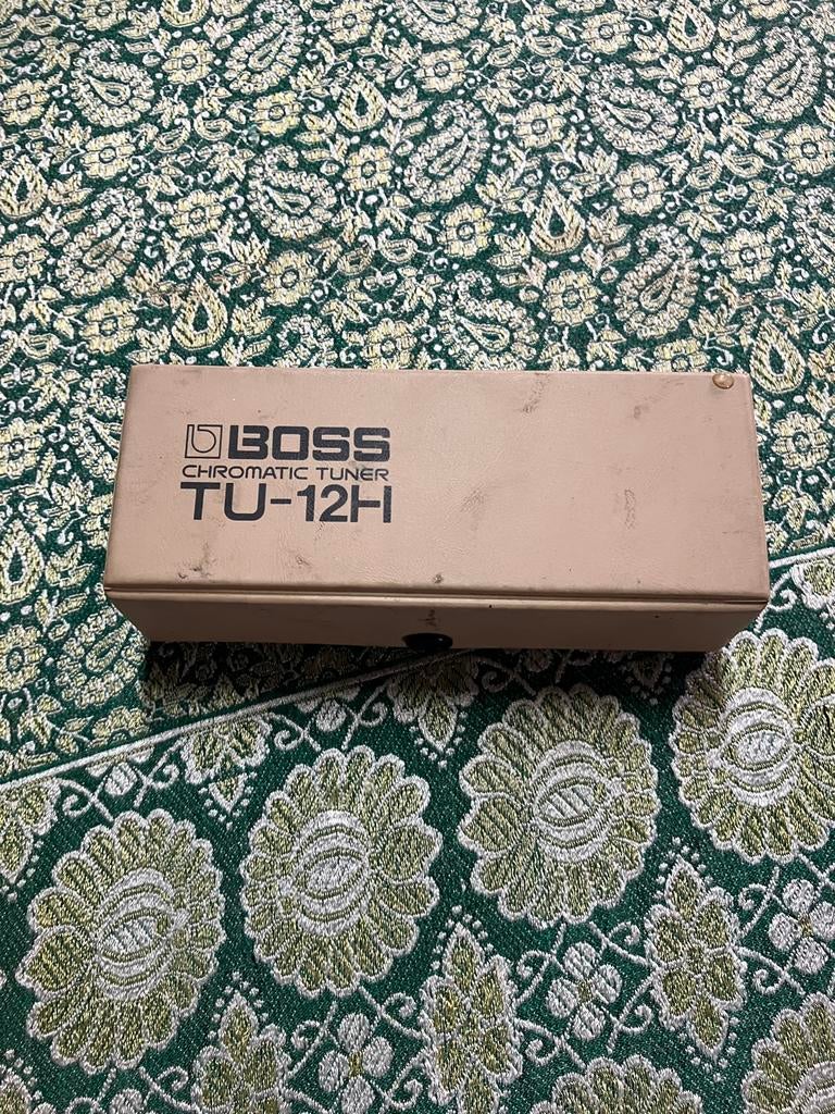 Boss TU-12H guitaar bass tuner, Muziek en Instrumenten, Effecten, Ophalen of Verzenden, Zo goed als nieuw