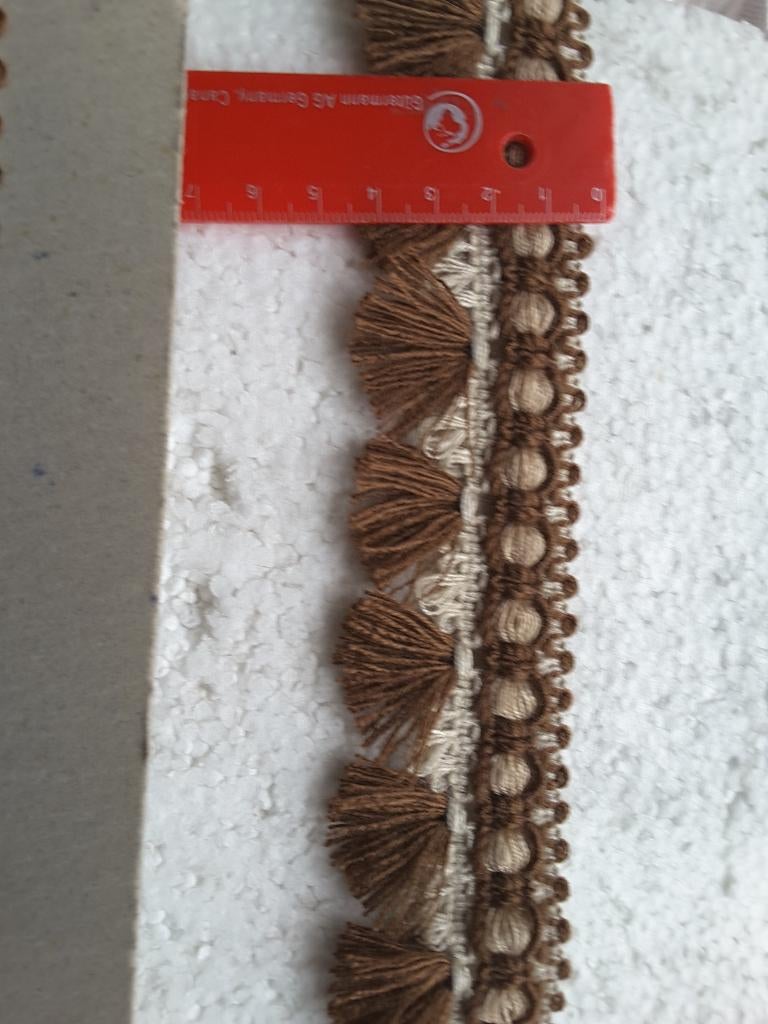 Acrylgarnituur van 42 mm met bruine en crèmekleurige franjes, Hobby en Vrije tijd, Naaien en Fournituren, Ophalen of Verzenden