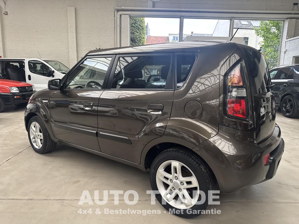 Kia Soul 1.6 Diesel | USB | Garantie + Keuring, Auto's, Voorwielaandrijving, Gebruikt, 4 cilinders, Bruin