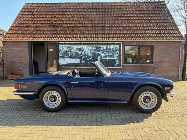 Triumph TR6, bleu royal, 1975, Autos, 2500 cm³, Boîte manuelle, Toit ouvrant, Noir