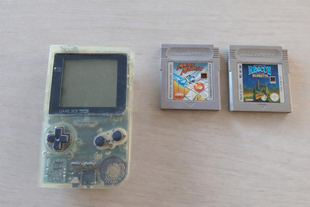 Nintendo Gameboy pocket Transparant met 2 spelletjes, Games en Spelcomputers, Spelcomputers | Nintendo Game Boy, Ophalen of Verzenden