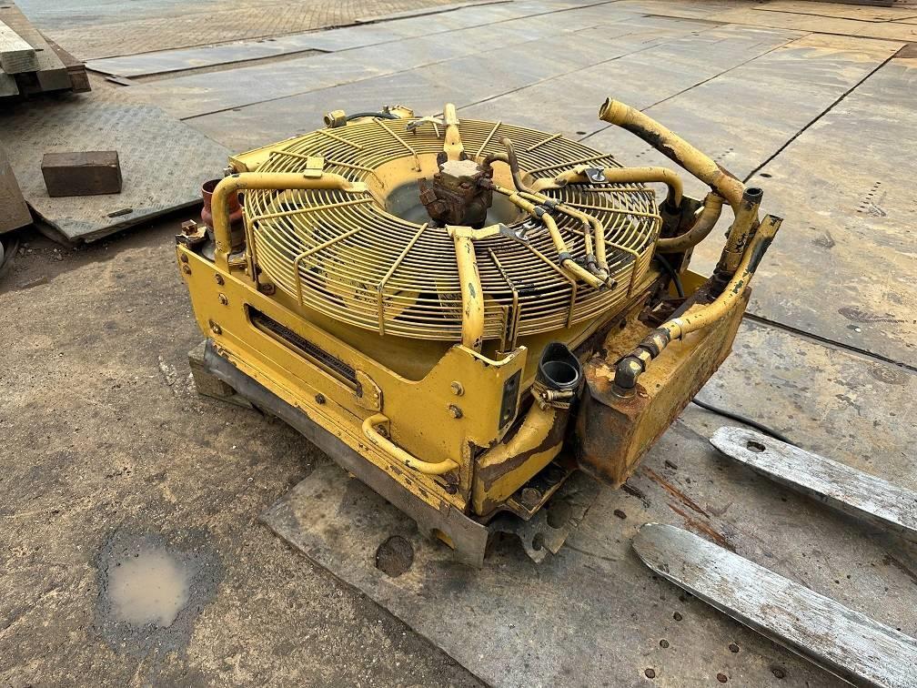 Cat 950g radiator, Gebruikt