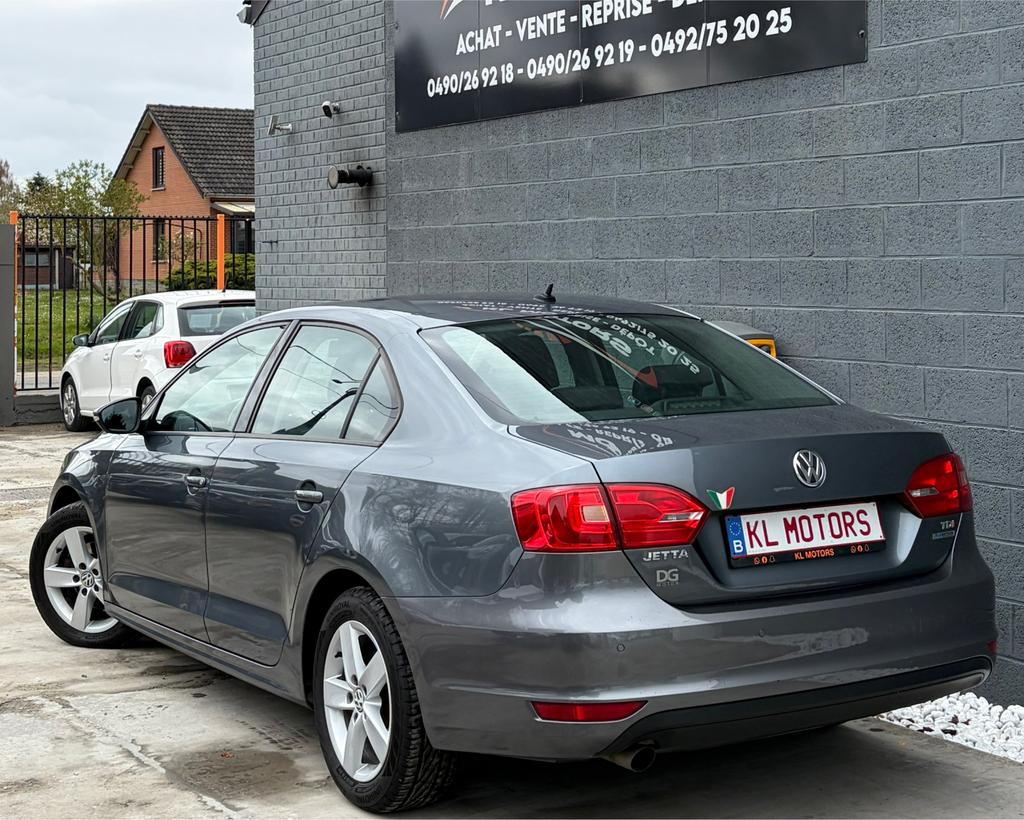 VW JETTA CONFORTLINE 1.6CR TDI 105CV 193 000KM CARPASS, Auto's, Volkswagen, Voorwielaandrijving, Euro 5, Stof, Zwart