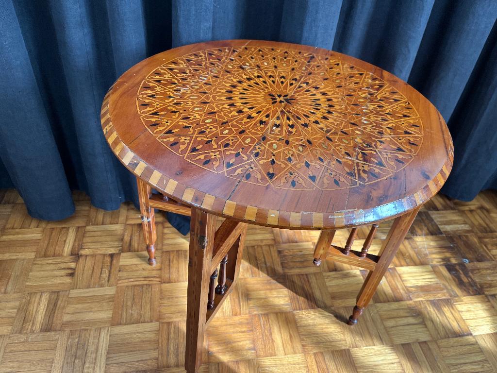Table marocaine pliante en marqueterie, Antiquités & Art, Enlèvement