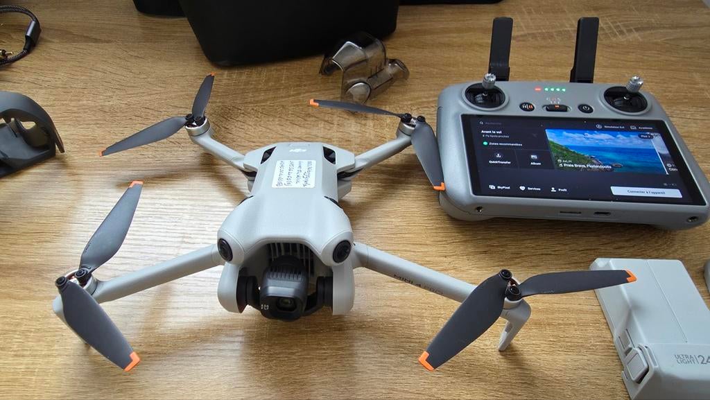 DJI MINI 4 PRO MORE COMBO TRES PEU VOLE, Enlèvement, DJI