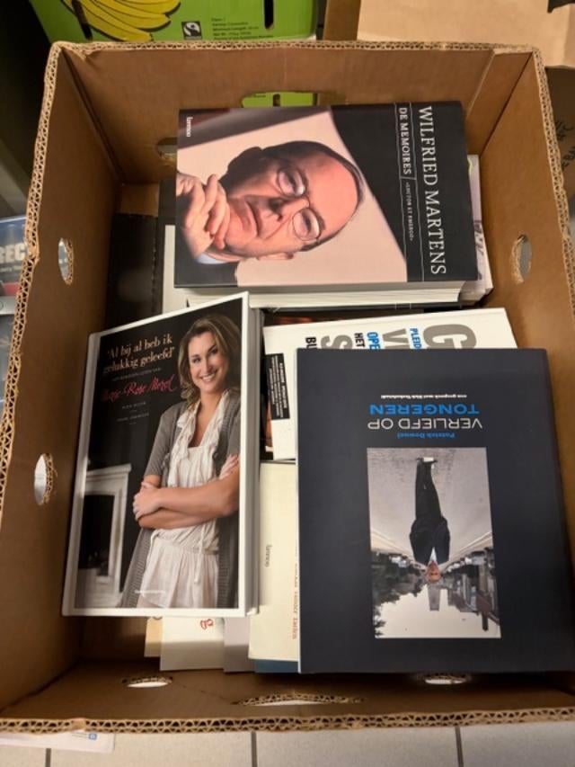 Gratis af te halen doos met boeken, Enlèvement, Comme neuf