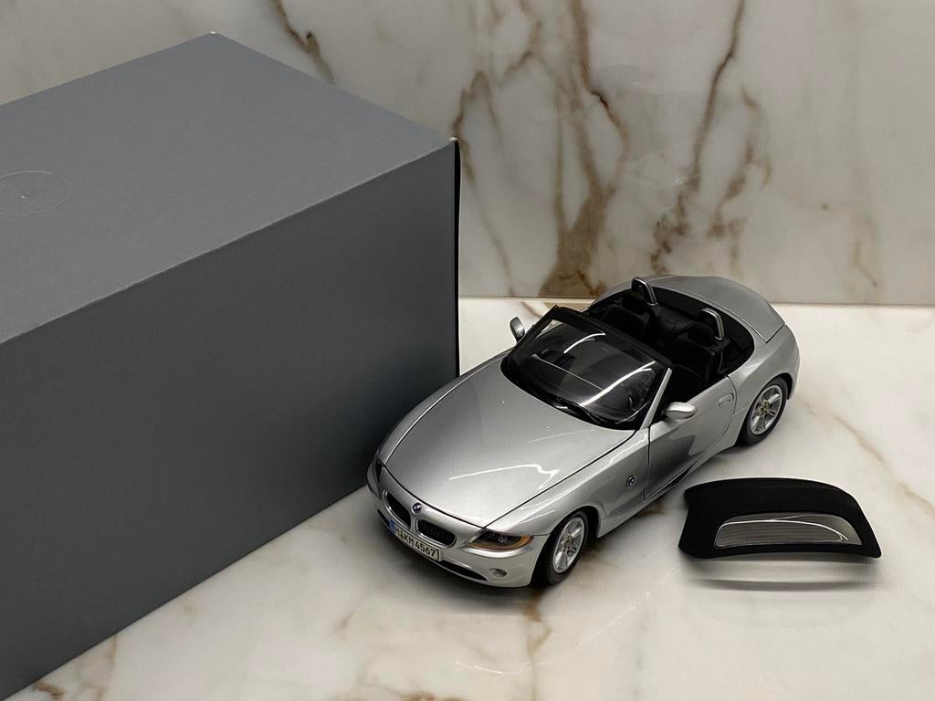 Kyosho BMW Z4 (E85) (met doos), Enlèvement ou Envoi, Comme neuf, Voiture, Kyosho