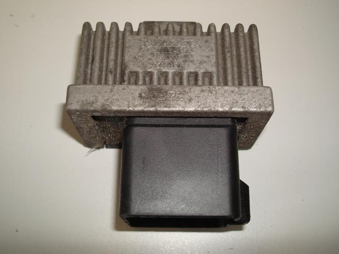 Relais préchauffage d'un Renault Kangoo (Kangoo 01-), Renault, -, 3 mois de garantie, Utilisé