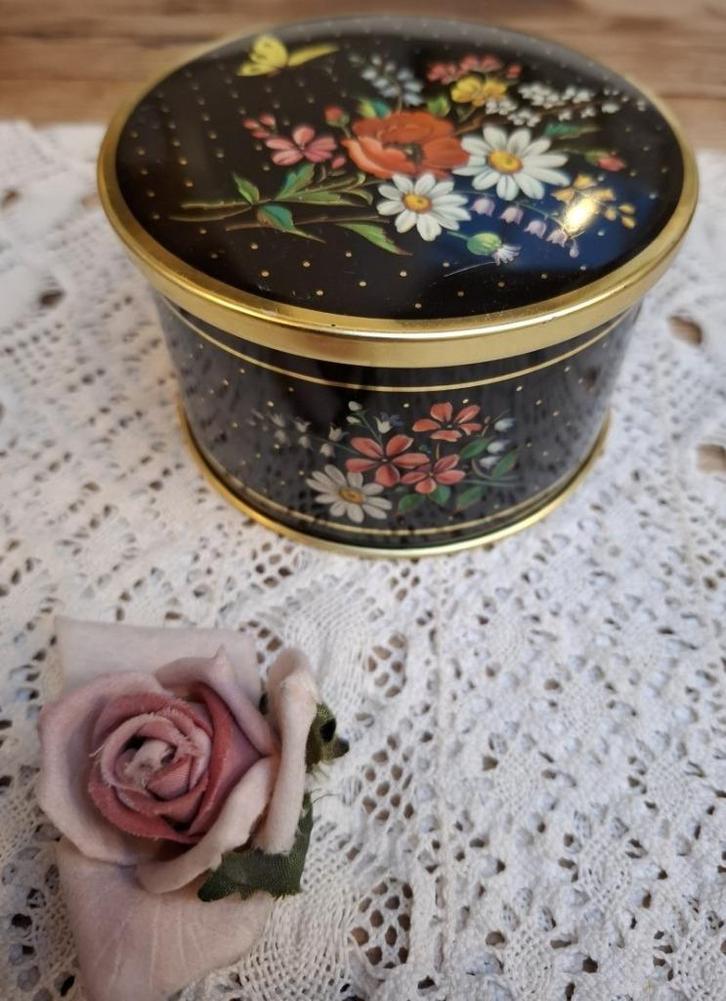 Vintage Belgisch Lutti blikje, bloemen, klaproos & vlinder, Collections, Enlèvement ou Envoi, Utilisé, Autre, Autres marques