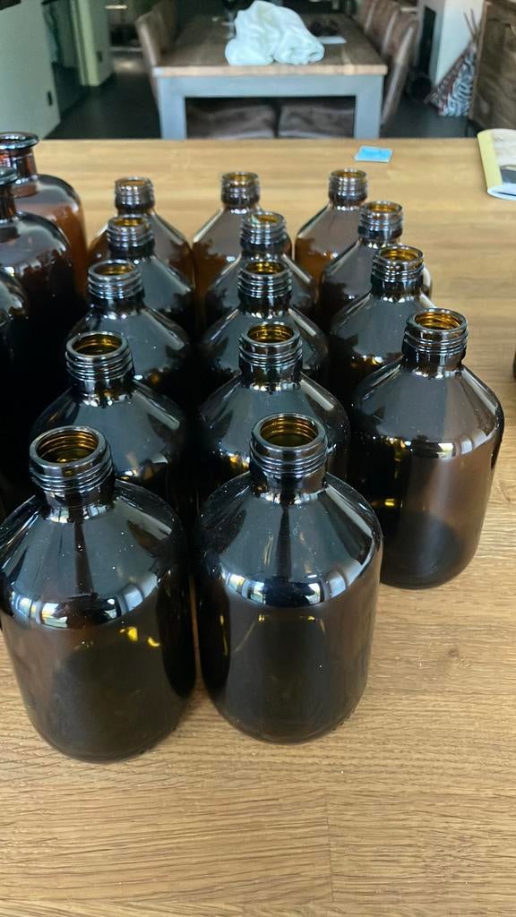 Glazen apothekersflessen, Enlèvement