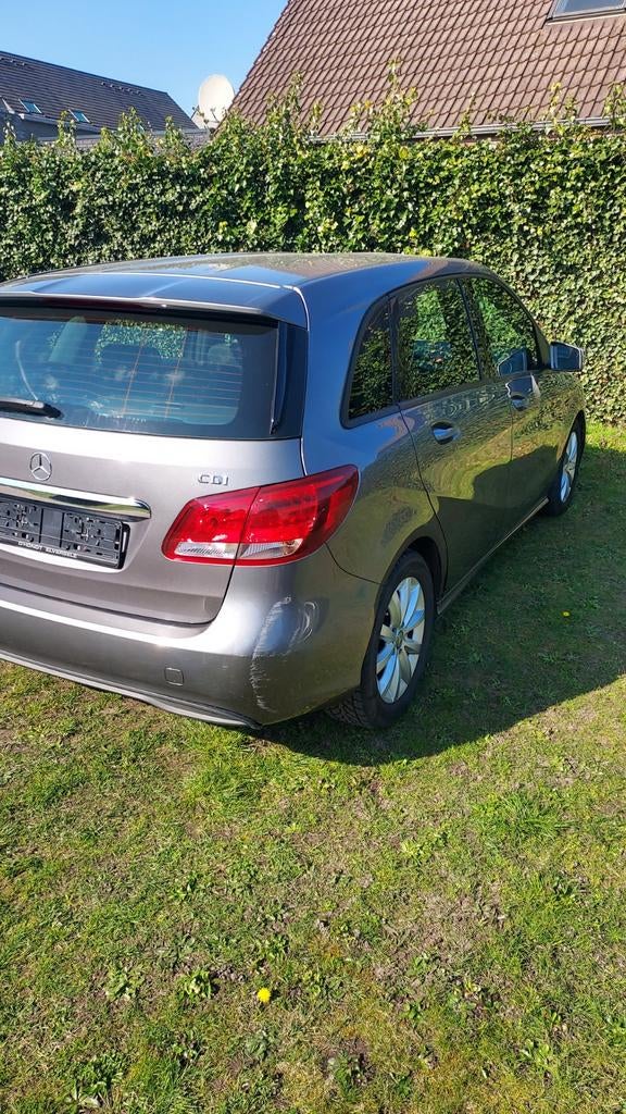 Mercedes, Autos, BMW, Boîte manuelle, Noir, 5 portes, Particulier