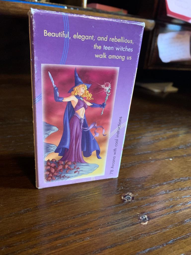 Witchy tarot, Enlèvement ou Envoi, Utilisé, Laura Tuan