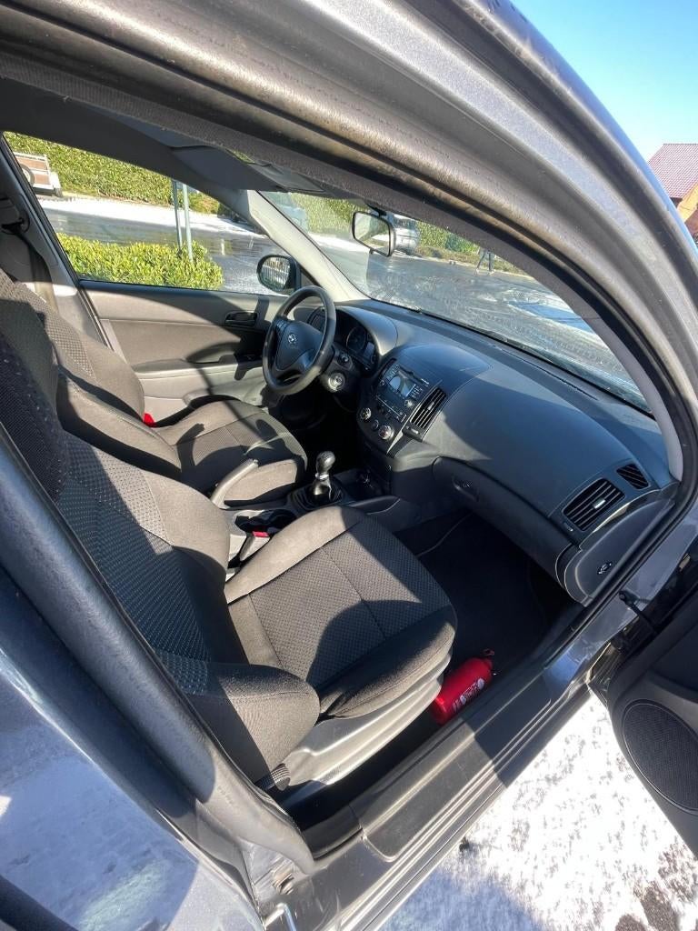 Hyundai i30 euro 5 export!!!!, Autos, Hyundai, Particulier, i30, Air conditionné, Bluetooth, Verrouillage central, Vitres électriques