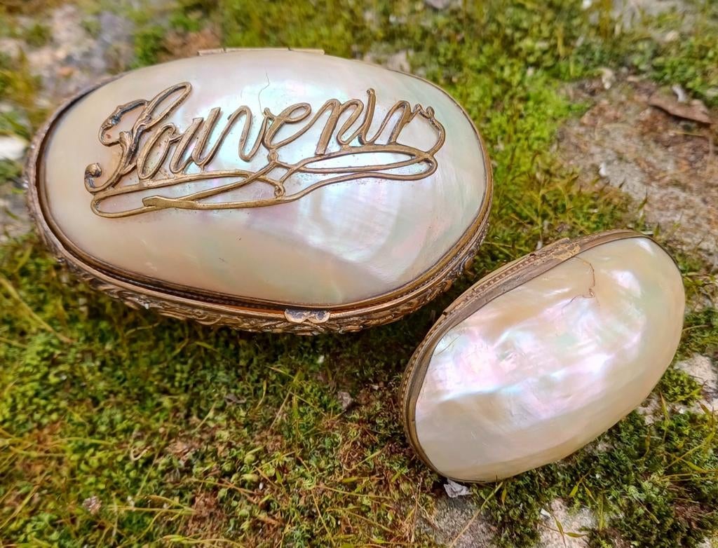 Boites anciennes en nacre, Enlèvement ou Envoi