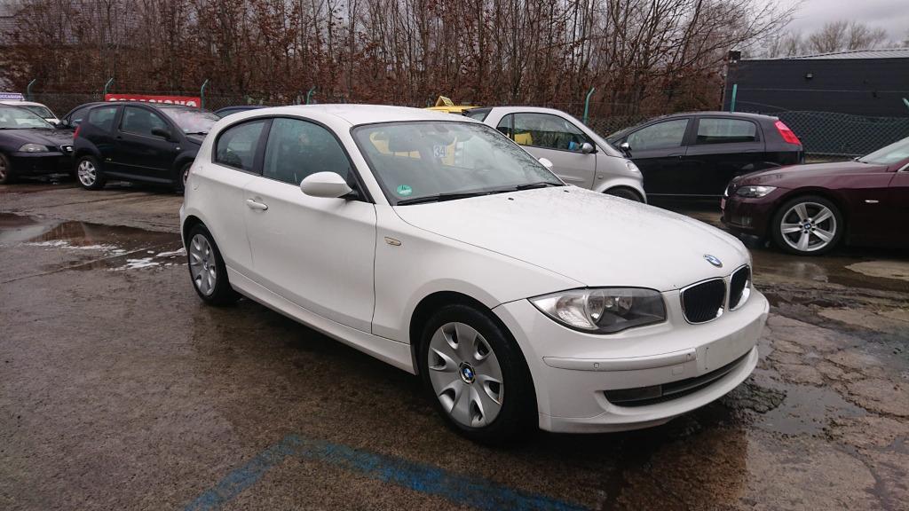 BMW 116i essence 2008 180000km clim gps GARANTIE, Auto's, 90 kW, Zwart, Wit, Bedrijf