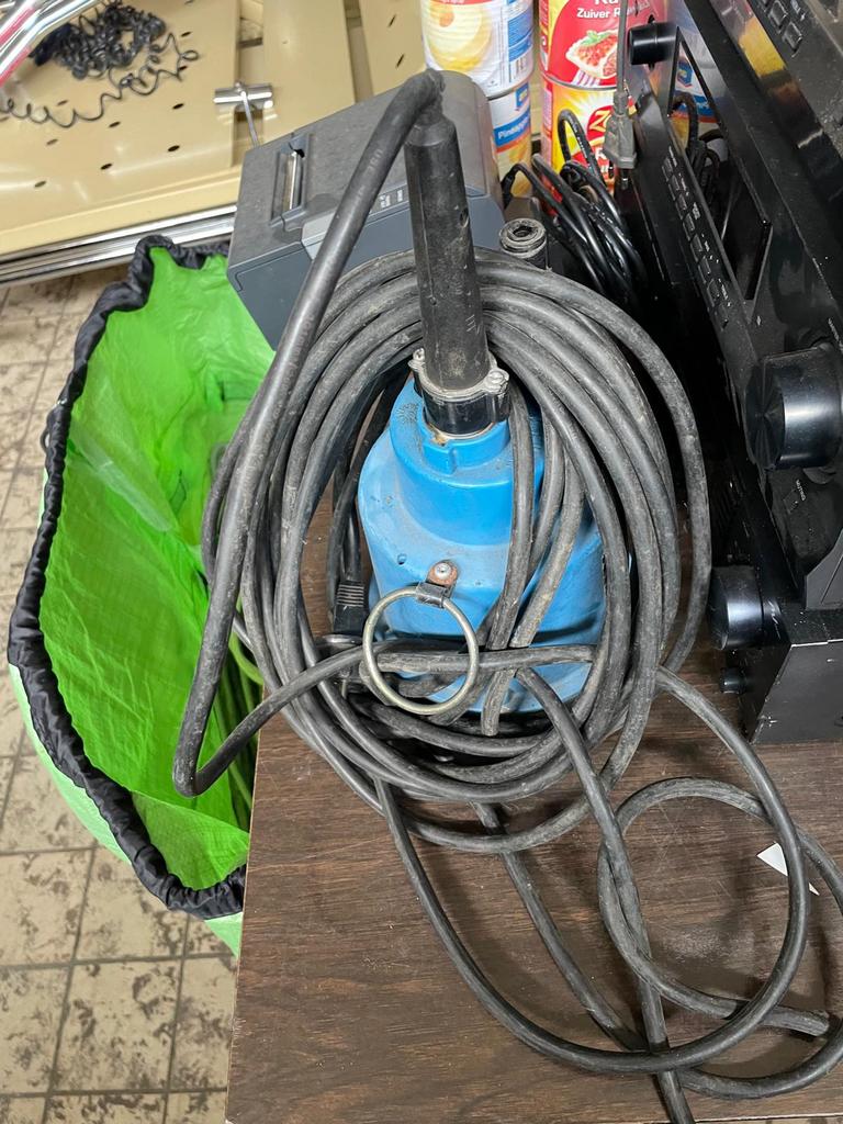 La pompe submersible Simer « Simo » — Type D6601, Jardin & Terrasse, Pompes à eau, Enlèvement ou Envoi, Utilisé, Électrique, Pompe à eaux claires