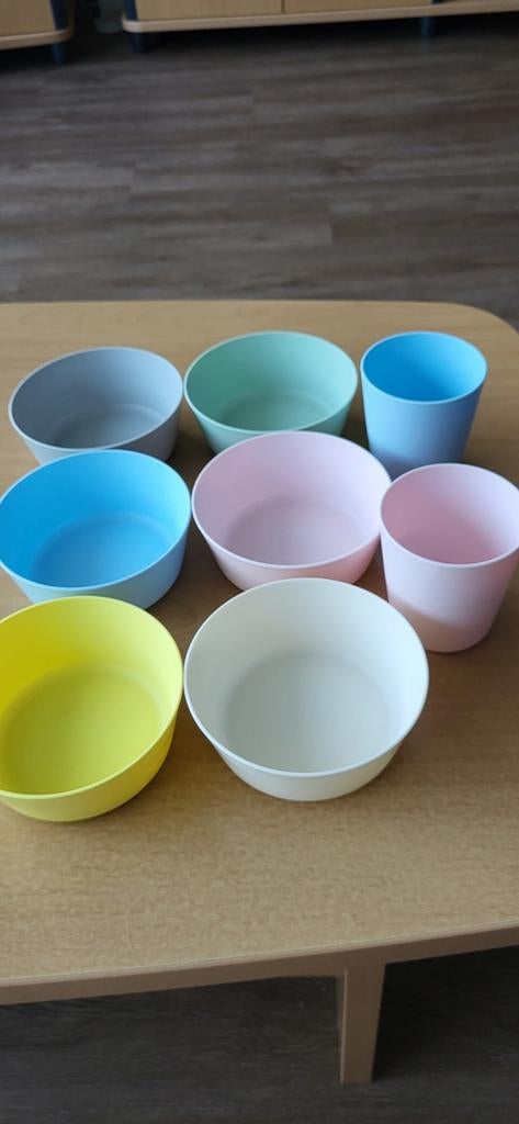 6 pots et 2 tasses, couleurs pastel, Ikea,, Enlèvement, Utilisé