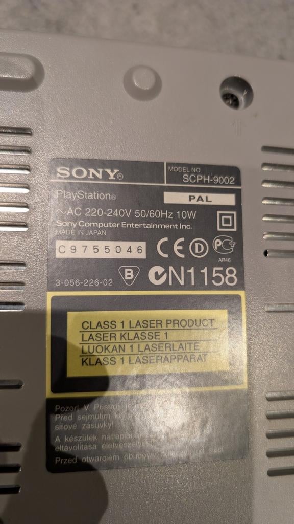 Playstation 1 avec 2 manettes et cartes mémoire d'origine, Enlèvement