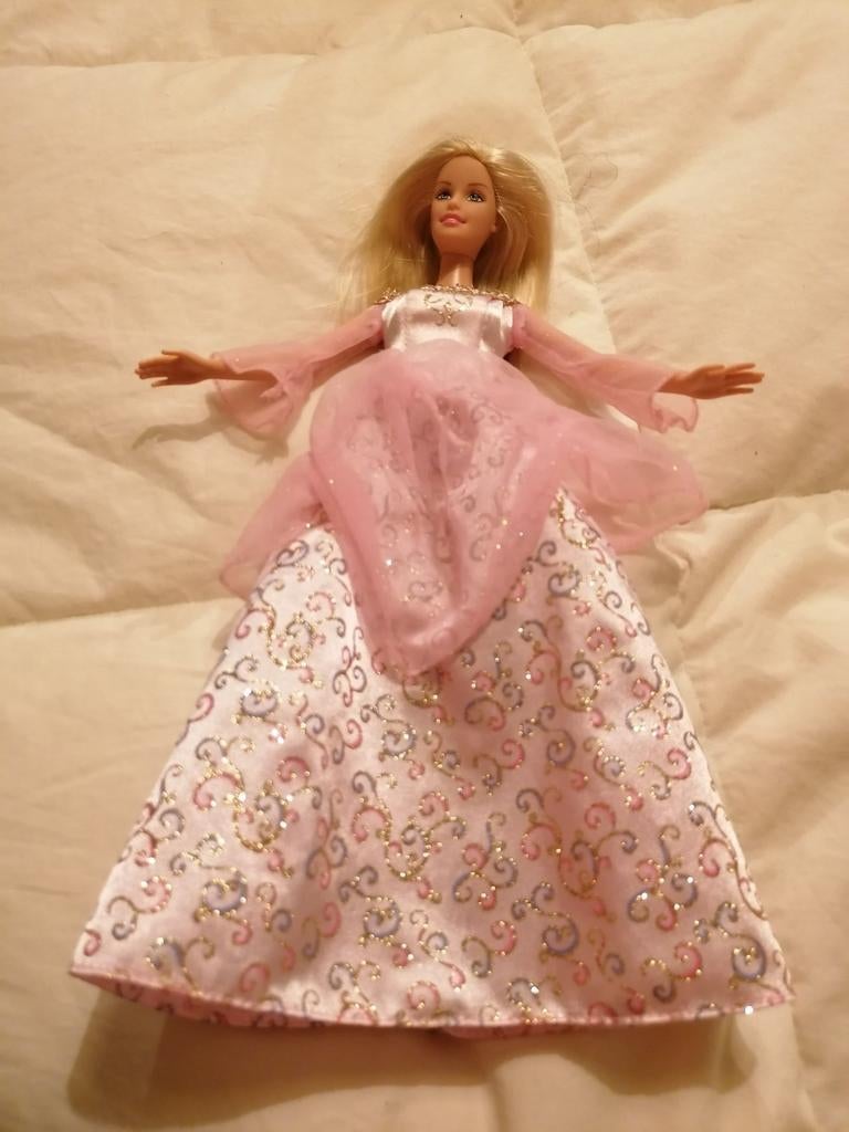 Barbie prinses, Kinderen en Baby's, Speelgoed | Poppen, Ophalen of Verzenden, Zo goed als nieuw