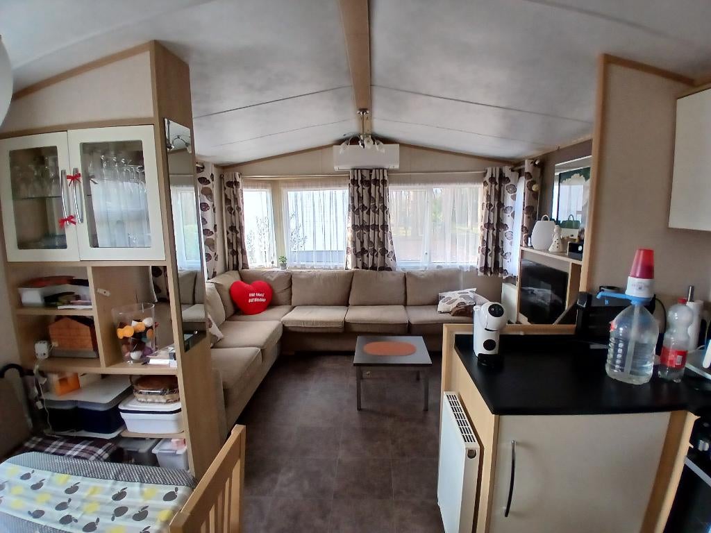 Uitgeruste stacaravan met tuinhuis en vaste staanplaats, Caravanes & Camping, Jusqu'à 4