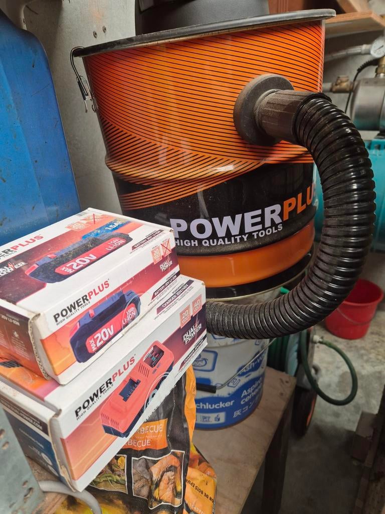 Asstofzuiger op batterij, Enlèvement