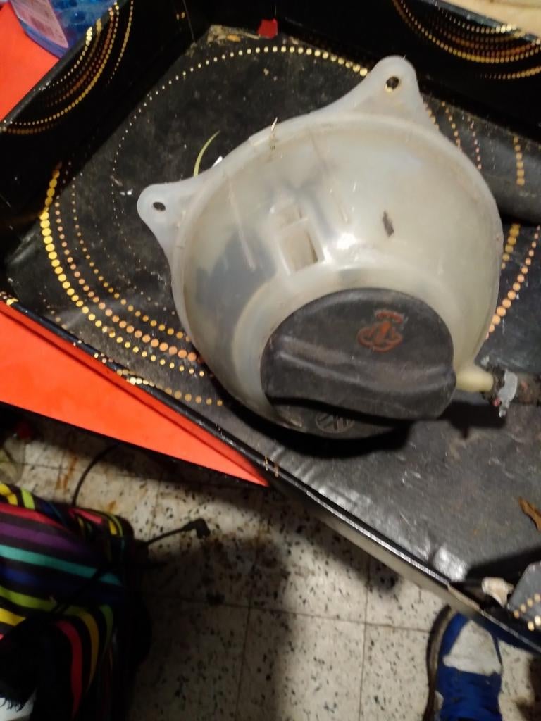 Water bak motor vw golf 2 diesel, Auto-onderdelen, Motor en Toebehoren, Ophalen of Verzenden