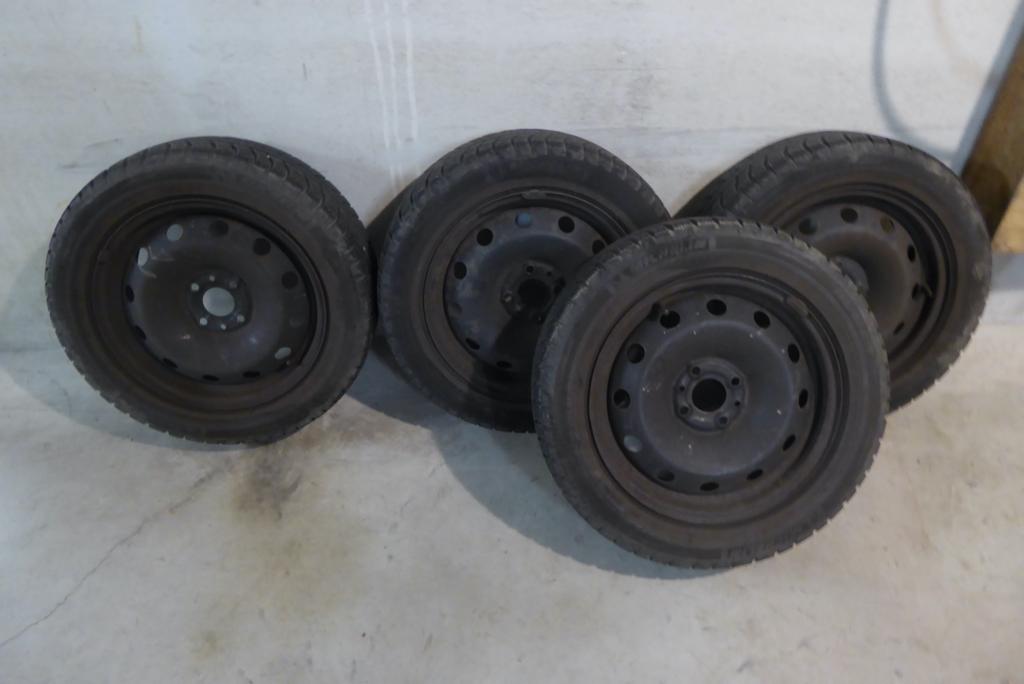 Roues hiver avec jantes 195 55 15 85t, Enlèvement