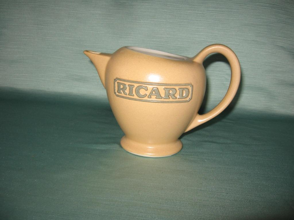 Pichet rond en pierre brune « RICARD » de 1/2 litre en recta, Collections, Enlèvement ou Envoi, Comme neuf, Ustensile