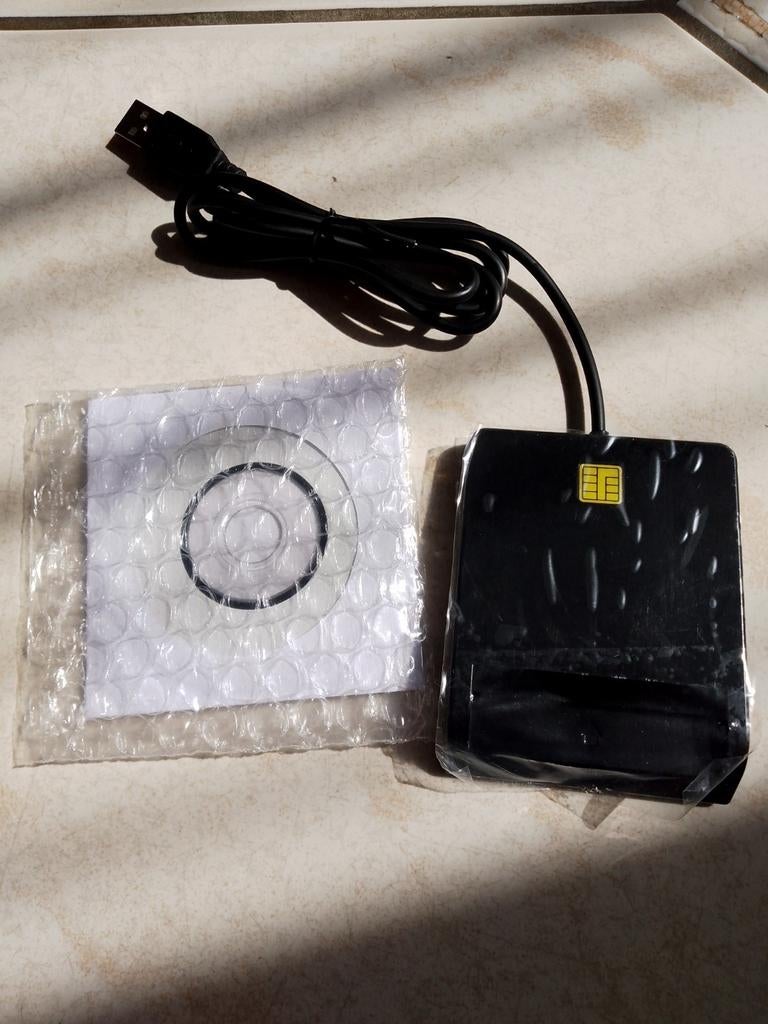 Lecteur de carte d'identité à puce USB NEUF, Enlèvement ou Envoi, Comme neuf