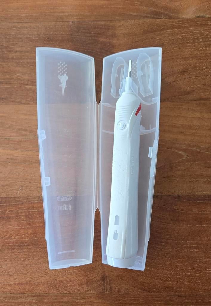 Brosse à dents Oral B avec 20 brosses neuves, Enlèvement ou Envoi, Comme neuf, Brosse à dents