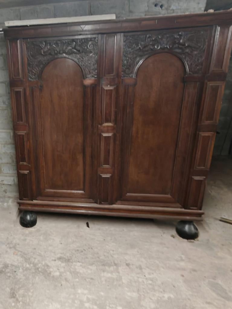 Antieke kast, Enlèvement